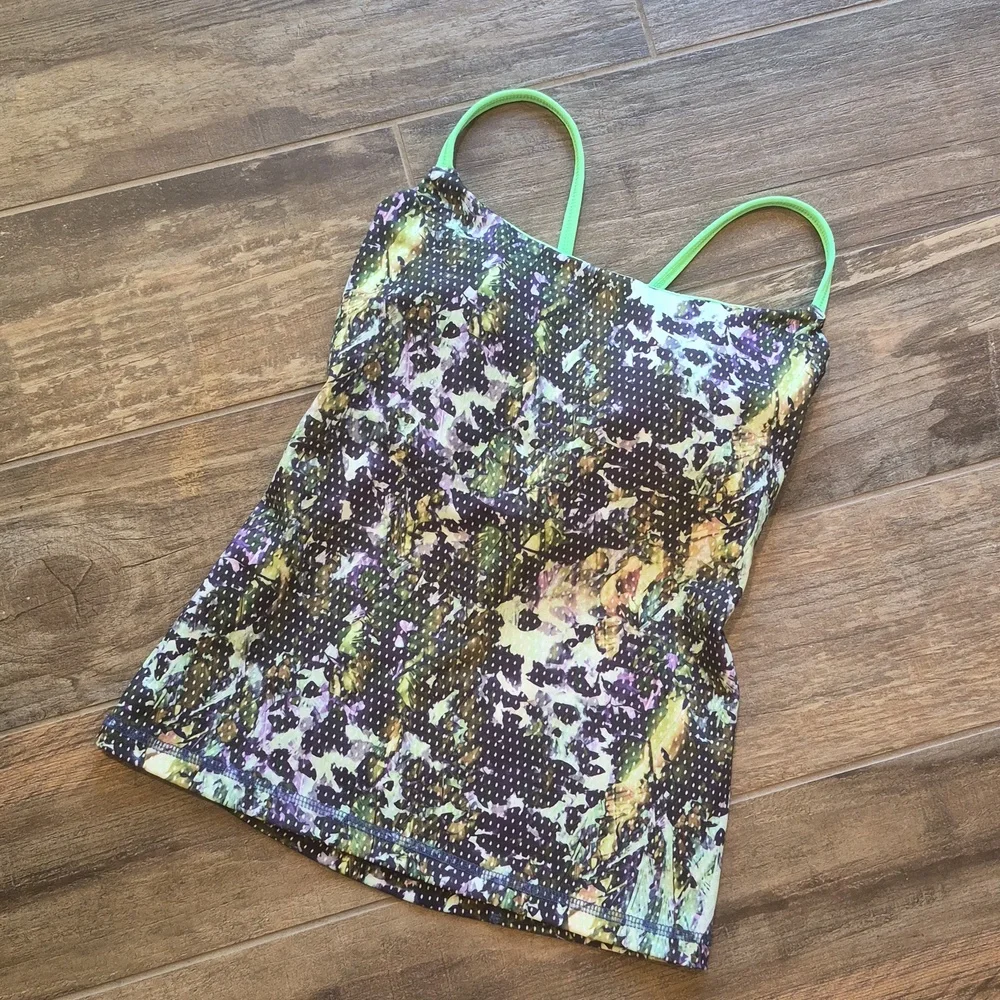 Lululemon Dancing Warrior Floral White Multi/Pistachio Strappy Sports Bra Tank